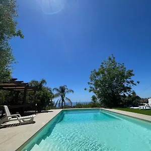 https://villa-bonanno-conti.catania-hotels.net